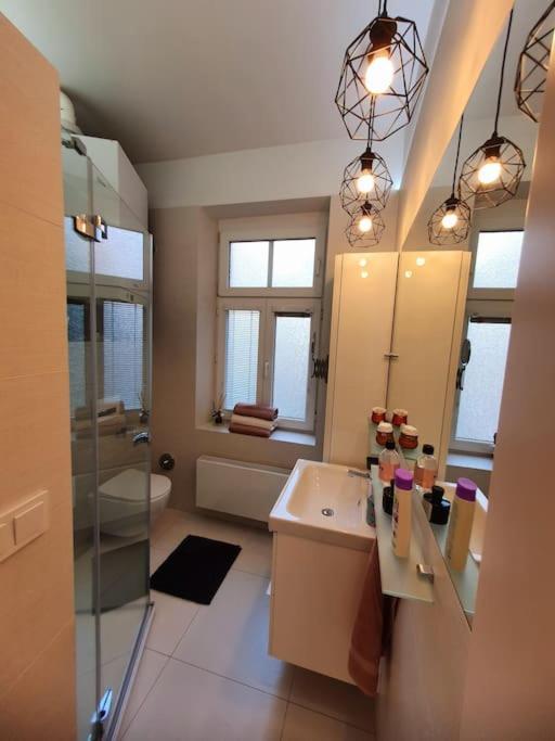 Lovely & Unique Apt In The Historic Center. Bratislava Esterno foto